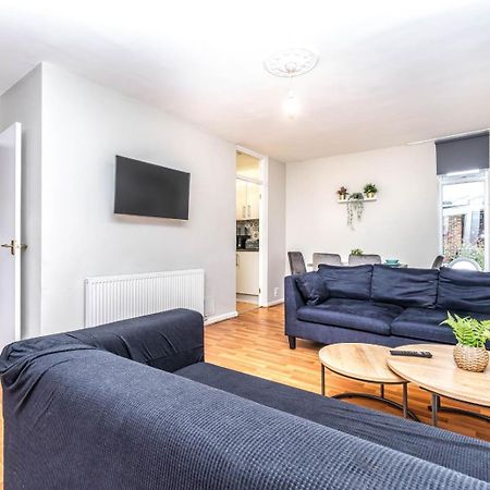 Bright Guest House In Hackney London Eksteriør bilde